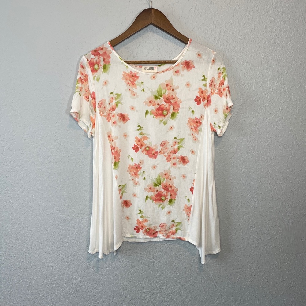 Sugar Free |‎ White and Pink Floral Top